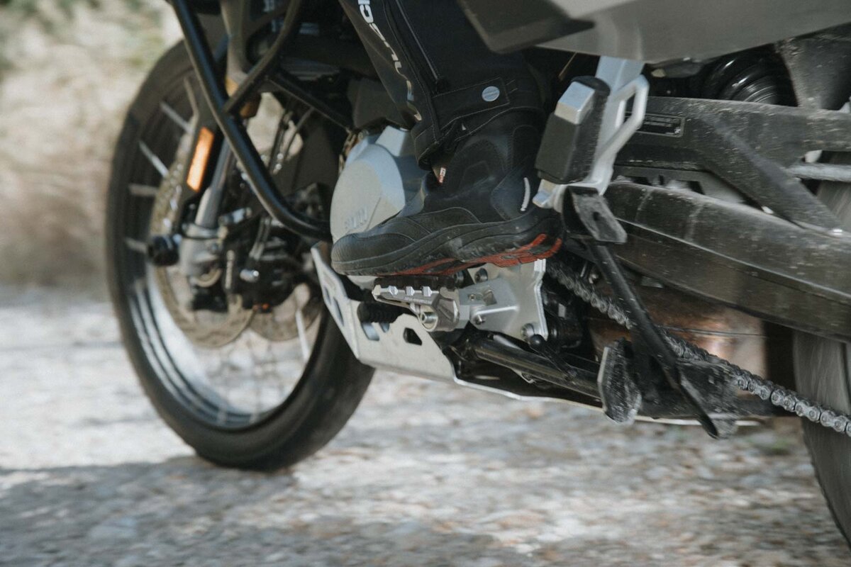 Pisantes EVO p/Kawasaki KLE500, KLR650, BMW S 1000 XR