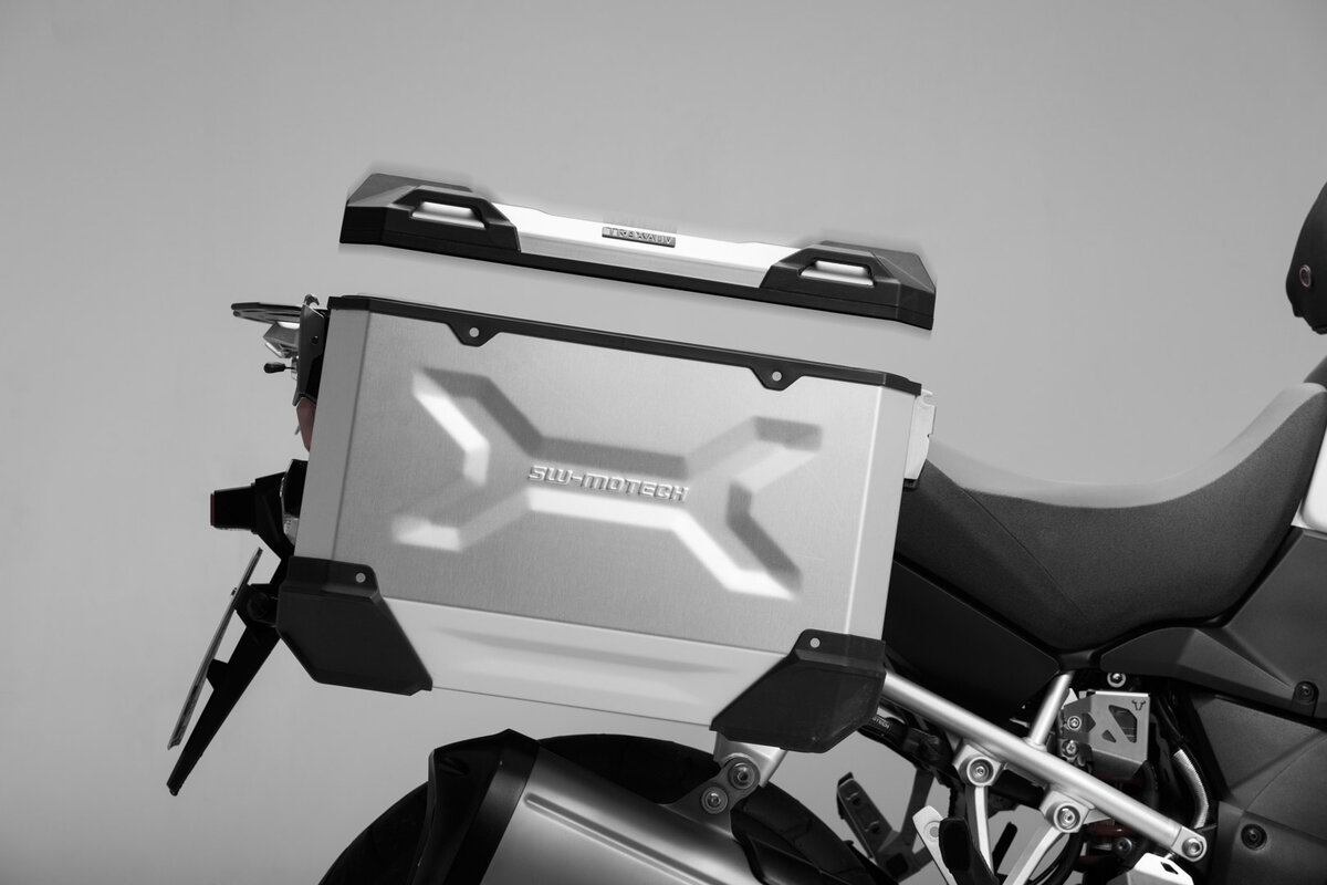 Maleta de aluminio TRAX ADVENTURE 45 lts. der. negra