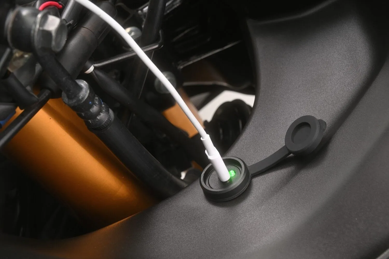 Cable de carga puerto USB DAYTONA